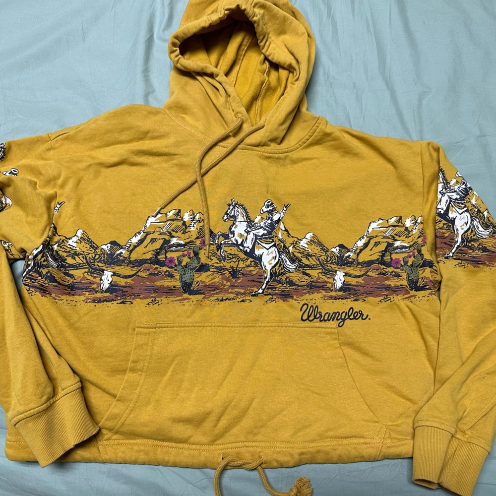 Women’s size Medium Cropped Hoodie Wrangler